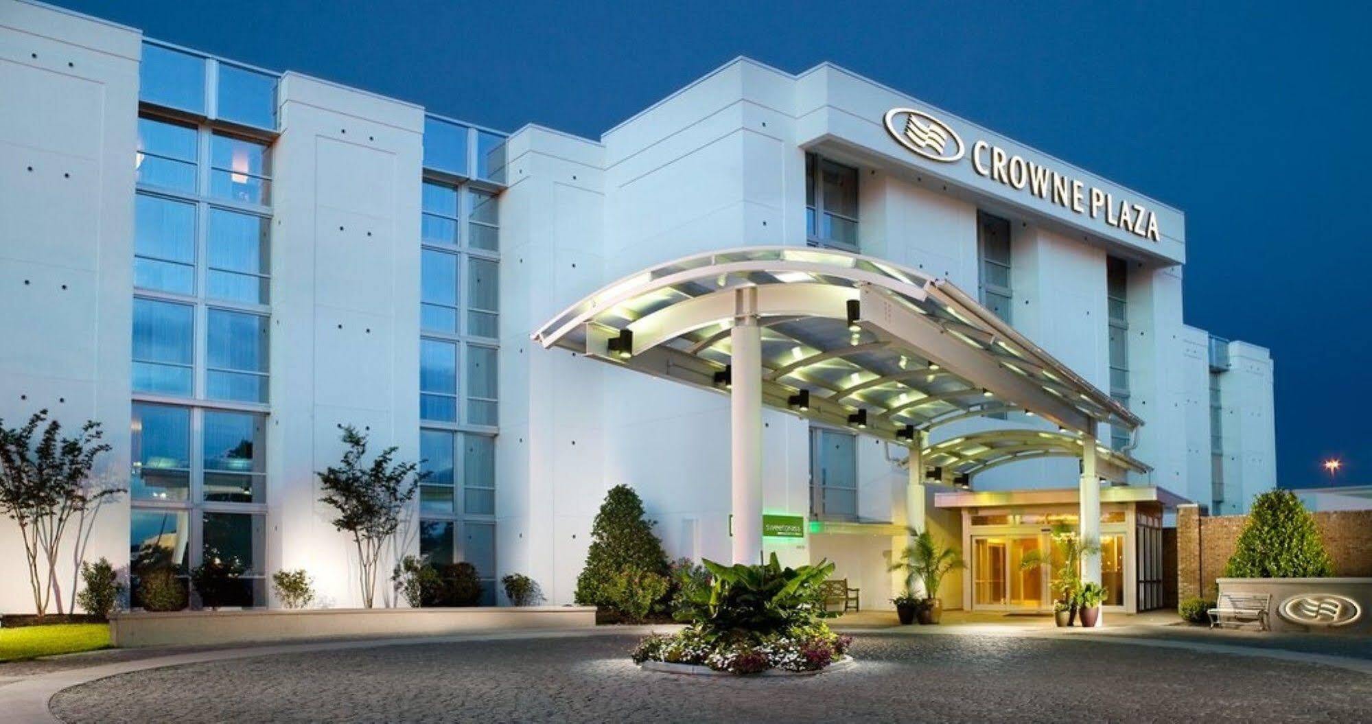 Crowne Plaza Charleston, An Ihg Hotel Exterior photo